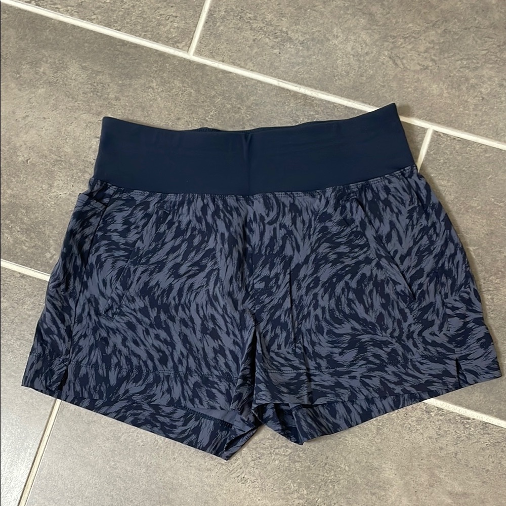 Athleta Trekkie North Shorts size 2 - Picture 2 of 11
